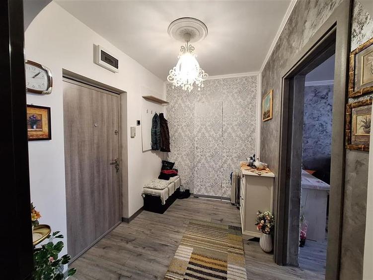 Apartament 2  camere decomandat , zona Mioritei - 5
