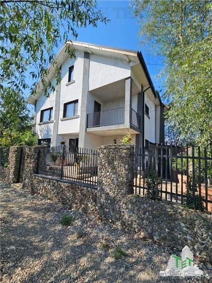 Vila superba, cu piscina, 970mp teren, D+P+E+M, gradina amenajata+pomi fructifer - 3