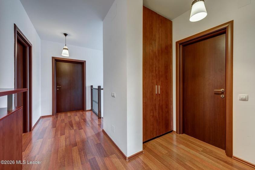 Casă individuală - 860 mp teren, 4 dormitoare si birou - 7