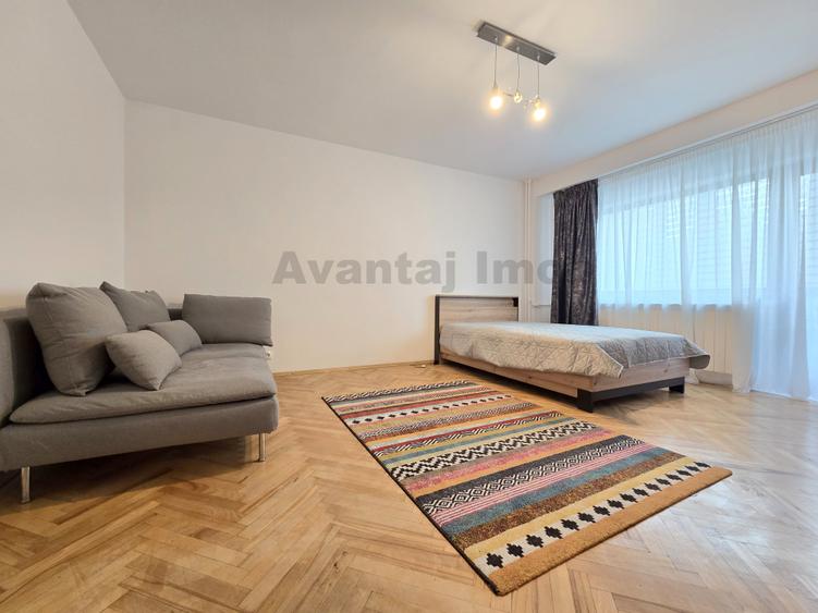 Decebal, bloc 1990, 2 minute de metrou Pta Muncii - 1