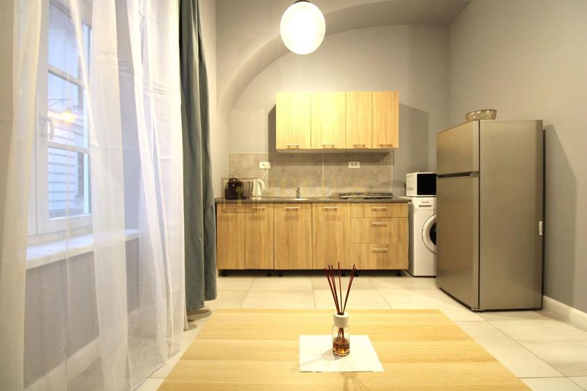 Ultracentral/pietonala, renovat modern; UNIRII - 5