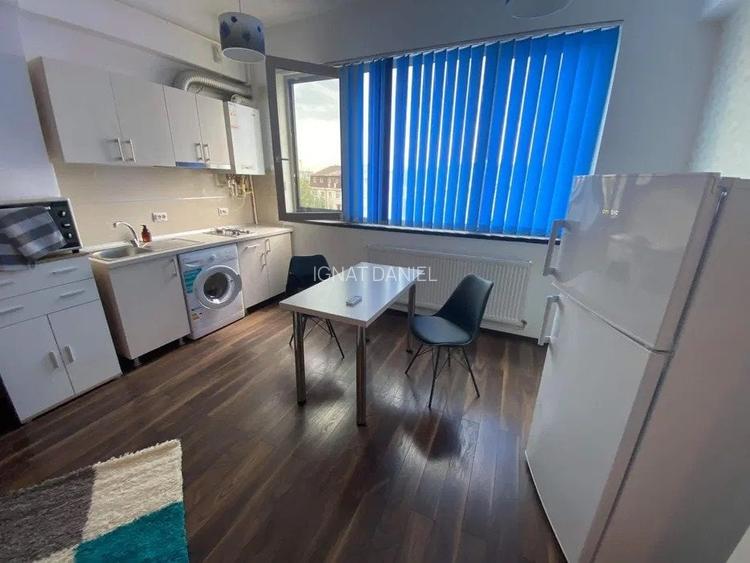 Garsoniera, etajul 2/4, zona Tatarasi