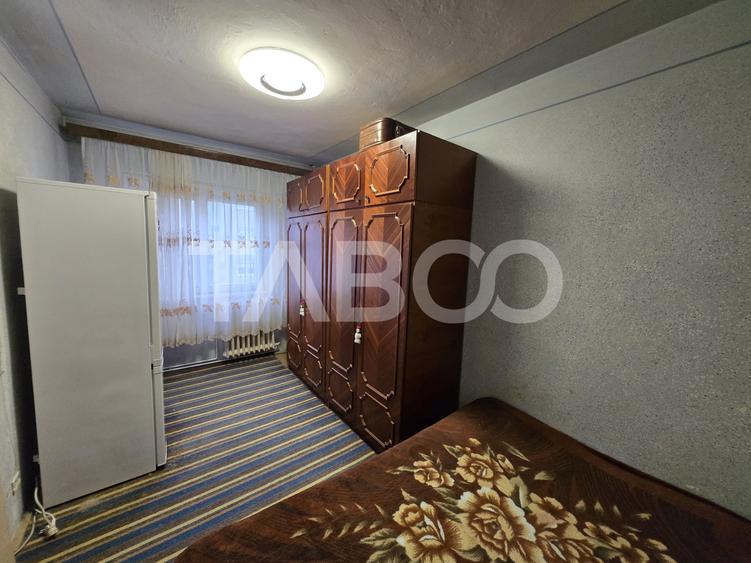 Apartament cu 2 camere semidecomandat, mobilat în Vasile Aaron