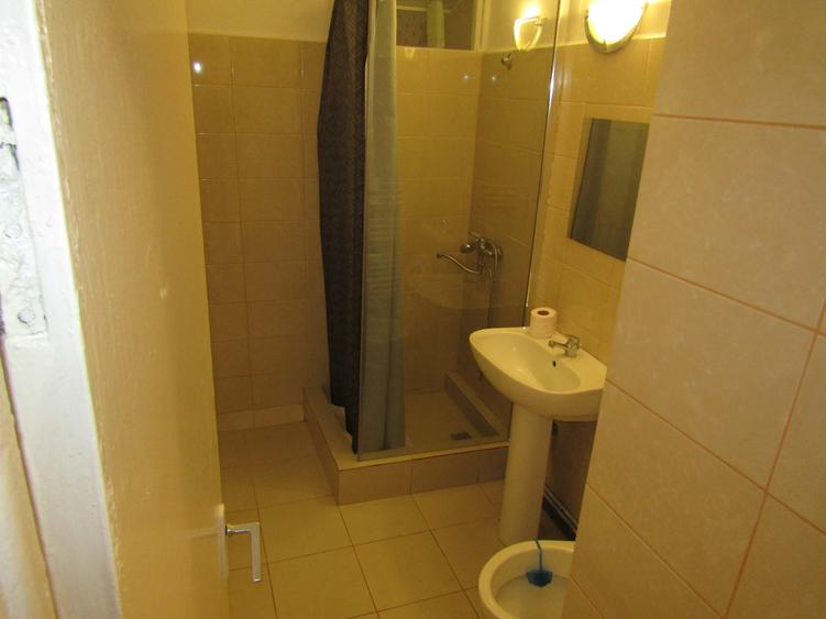 Apartament doua camere, semidecomandate, str. Aleea Petuniei, - 7