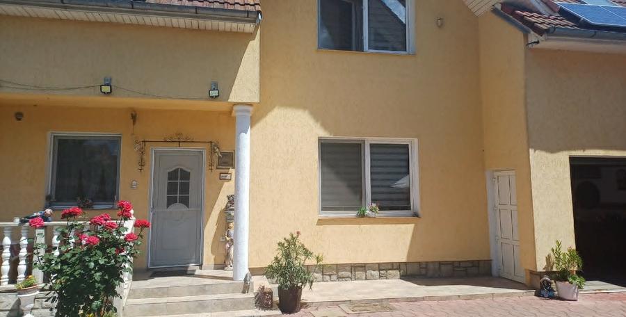 Casă individuală cu 5 camere cu Teren 500 Mp în Central