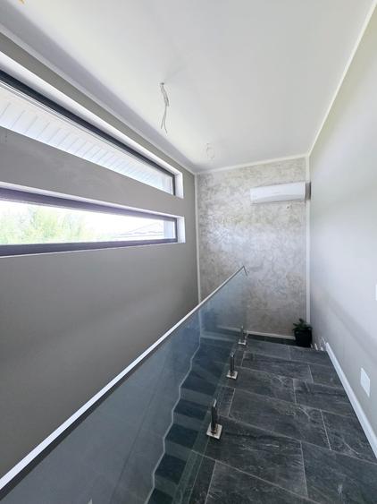 Gata de mutare - mobilata si utilata - str asfaltata - iaz cu pesti - 4 camere - 14