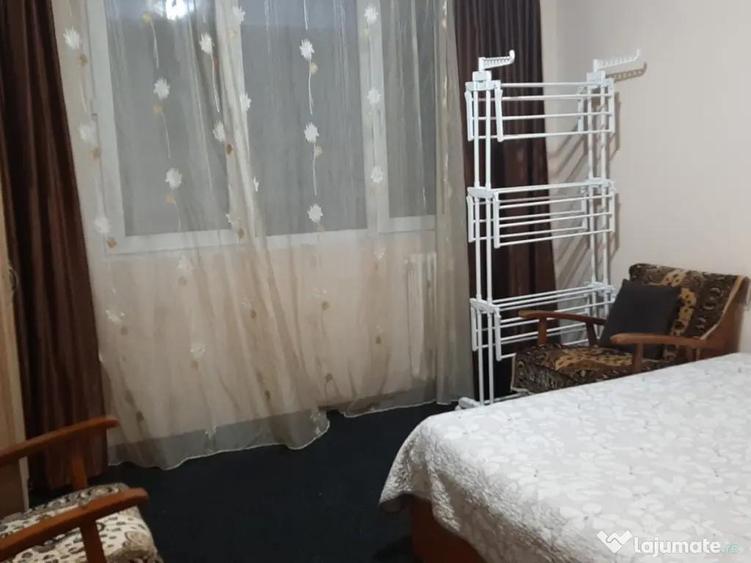 Inchiriez apartament centru 2 camere - 9