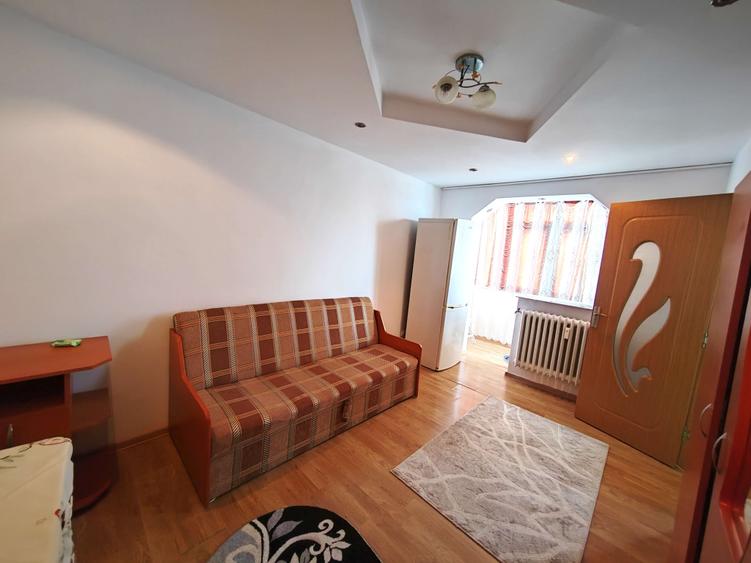 Garsoniera  Podu Ros, in bloc de apartamente! - 1