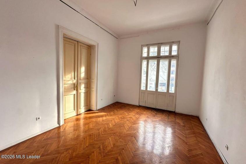 B-dul Carol 59, 222 mpu, 9 camere, etaj 1 din 3, balcoane 14 mp - 15