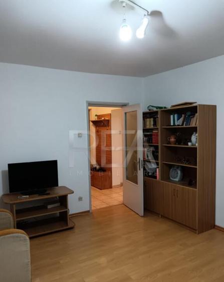 3 camere, Titan, decomandat, metrou, anvelopat - 3