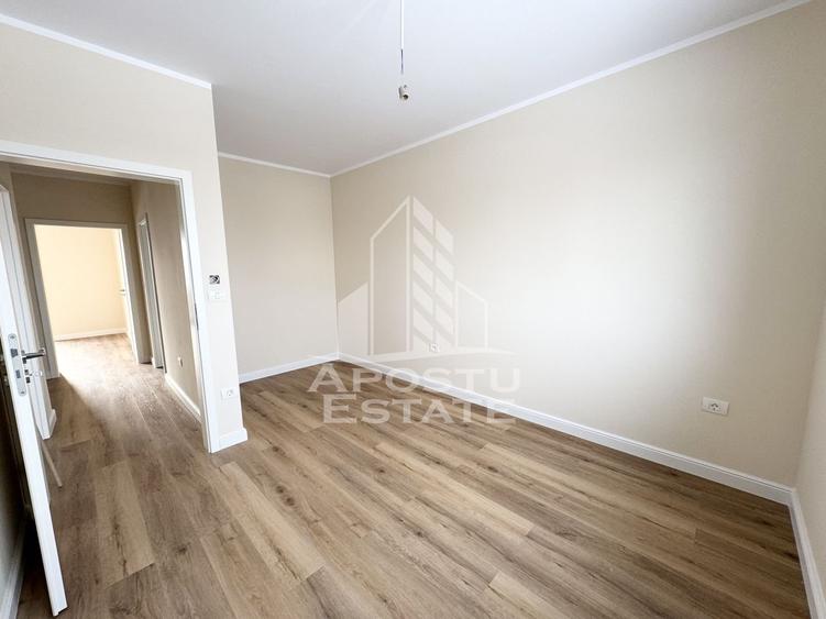 Duplex cu perete dublu, 4 camere si 3 bai finalizat, toate utilitatile - 22