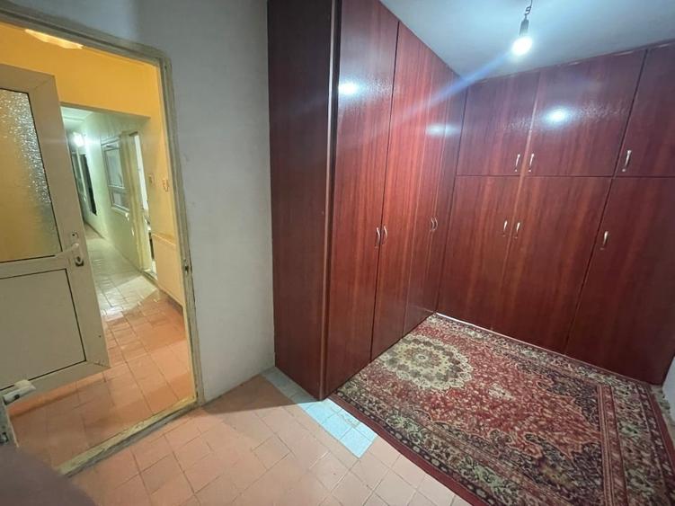 Casă cu 3 apartamente separate, ideală investitie pentru închiriere - 10