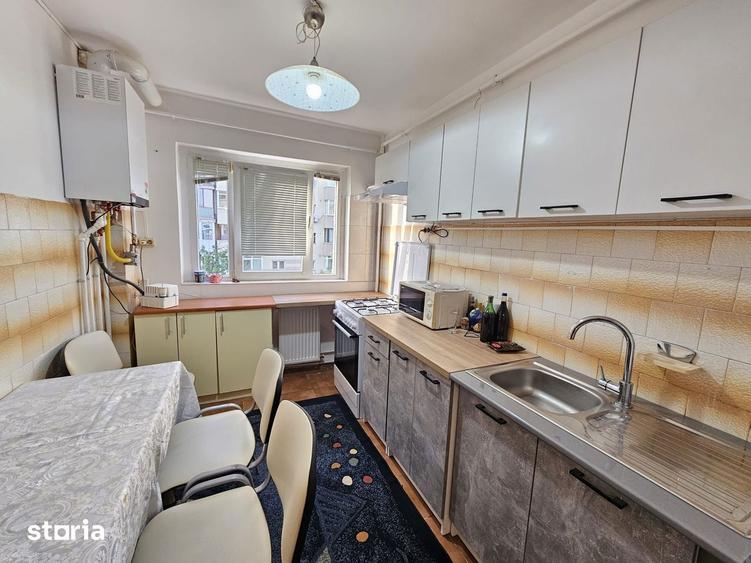 Apartament cu 3 camere semidecomandat, mobilat în Obor