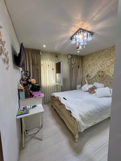 Casa la curte de vanzare - 1