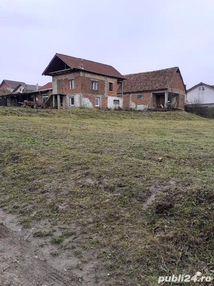 Inchriez teren 3600mp cu hala 270mp aprximativ pentru depozit si subsol, la 7 km de Sibiu ,800 euro, - 2