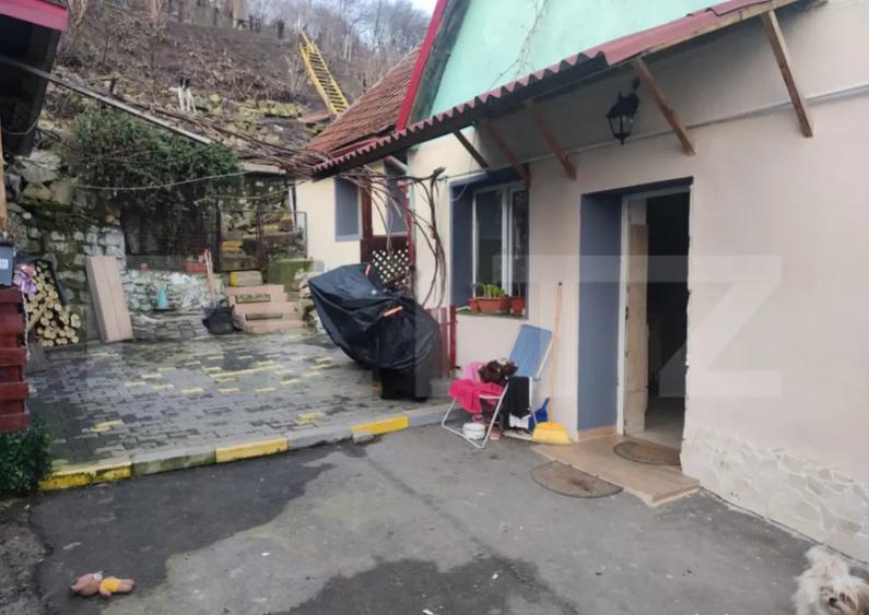 Casa in zona rezidentiala linistita, aproape de oras - panor - 11