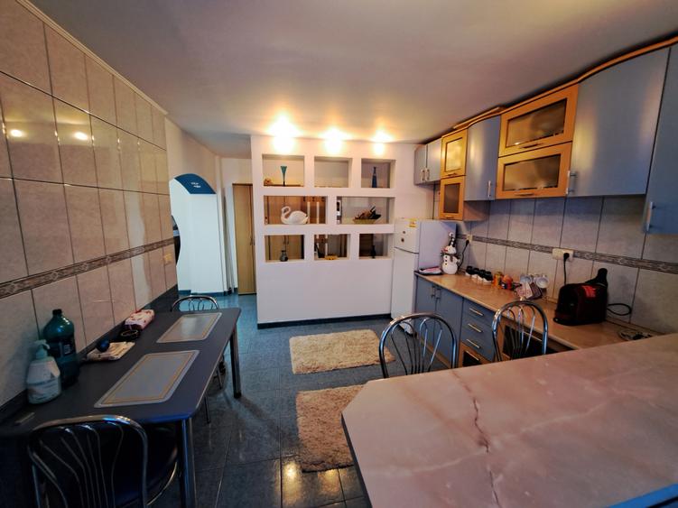 Ultracentral Târgoviște,  vânzare apartament 4camere/2balcoane - 7