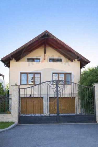 Casă de vanzare - 1