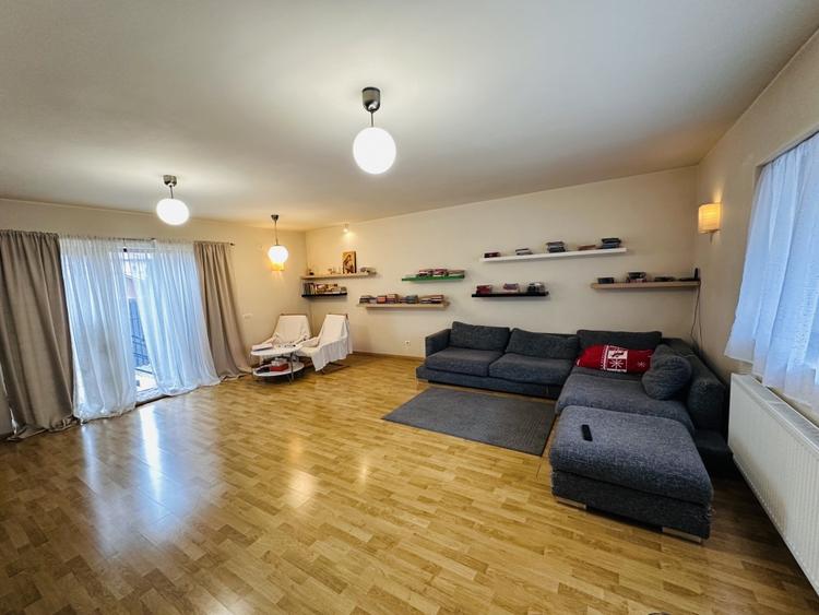Duplex cu 5 camere cu Canalizare în Chiajna