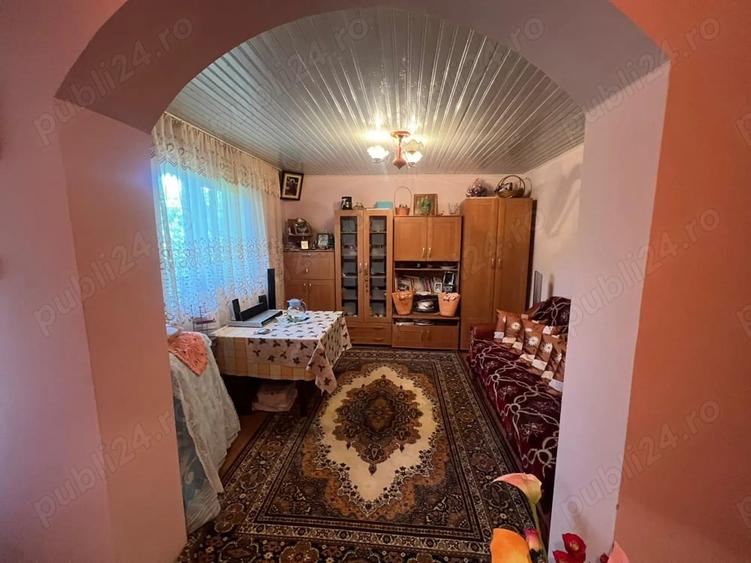 Casă cu 4 camere cu Teren 1748 Mp în Cosmești