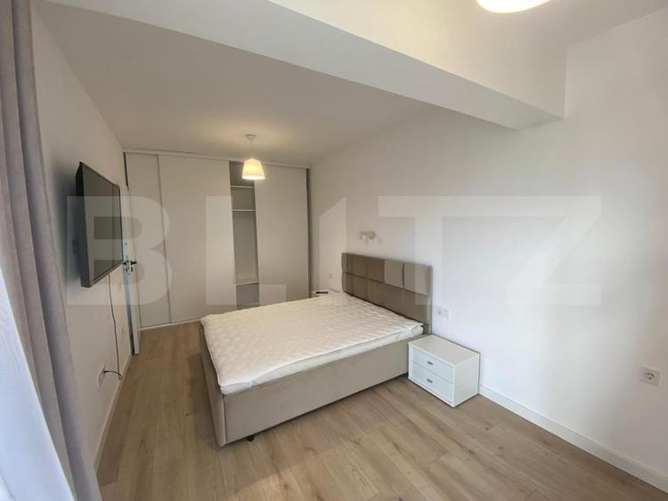Apartament cu 2 camere semidecomandat, mobilat în Florești