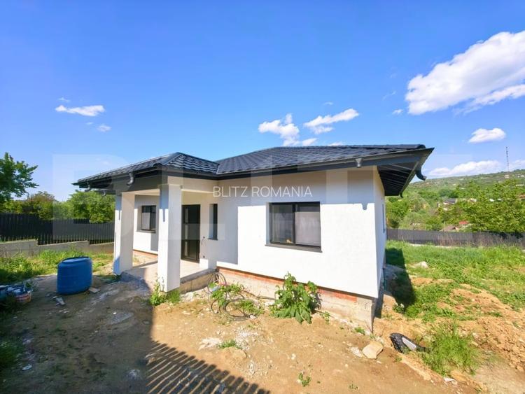 Casa plan parter 4 camere și beci in Barnova