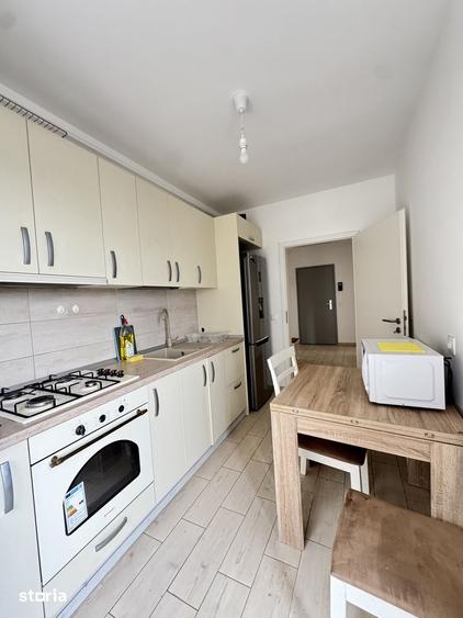 Apartament cu 3 camere în Tractorul