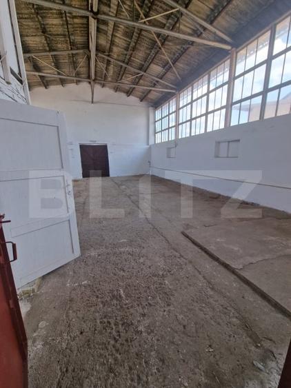 Spațiu industrial, de 306 mp, în Periferie