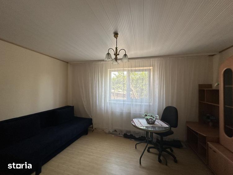 Casă cu 7 camere cu Teren 1039 Mp în Cornești
