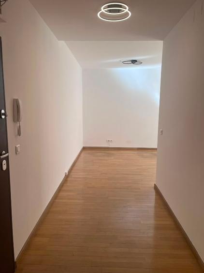 Apartament cu 2 camere decomandat în Parcul Carol