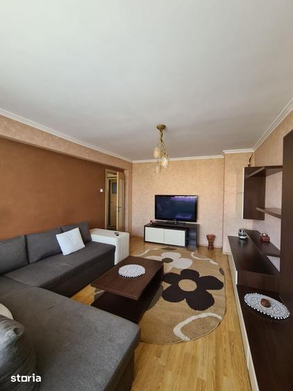 Apartament cu 3 camere decomandat în Salca