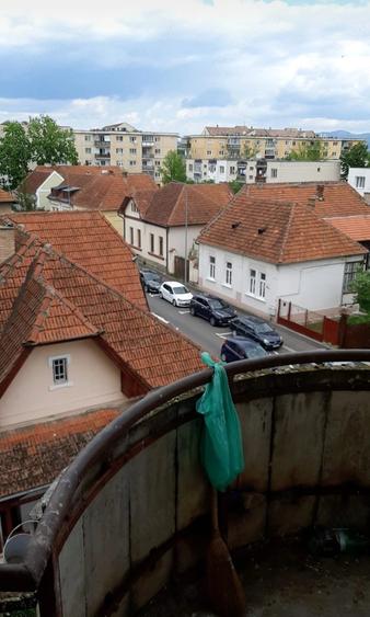 Garsonieră decomandată în Lenin
