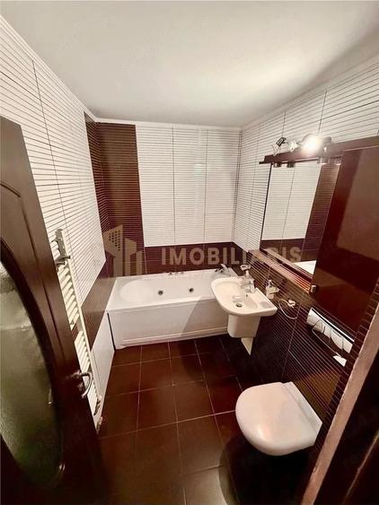 Apartament 3 camere - zona Moldovei - 3