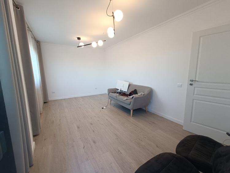 Duplex cu 4 camere cu Canalizare în Popas Păcurari