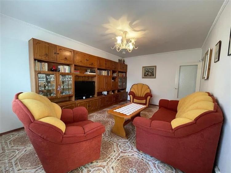 Apartament 3 camere de vanzare zona E3 -Tulcea - 1