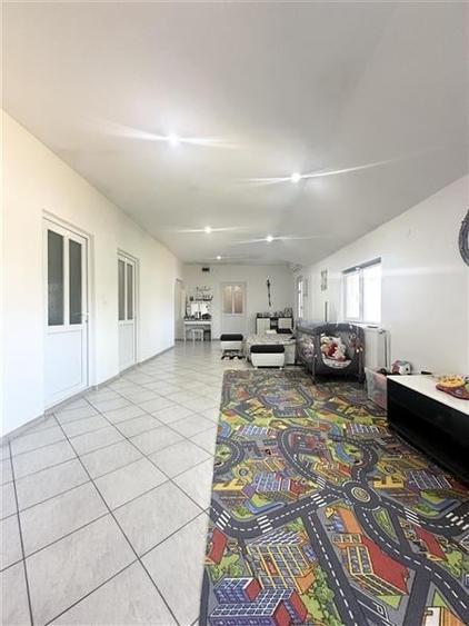 Casa cu Potential Multiplu, Pretabila Pentru Doua Familii sau Business, Chiar la - 3