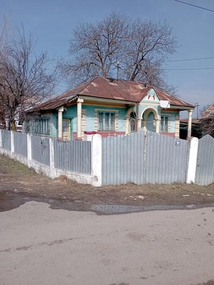 Casa batraneasca si teren pentru casa - 1