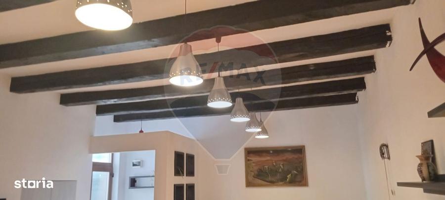 Casa moderna la curte comuna-zona exelenta, ARAD - 1