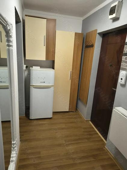 Inchiriez garsoniera - 2