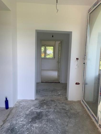 Vânzare Casă Unică în Frumoasa Zonă de Deal - 9