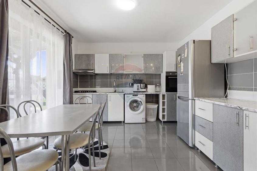 Casă cu 5 camere de inchiriat in Sofronea,Arad - 5