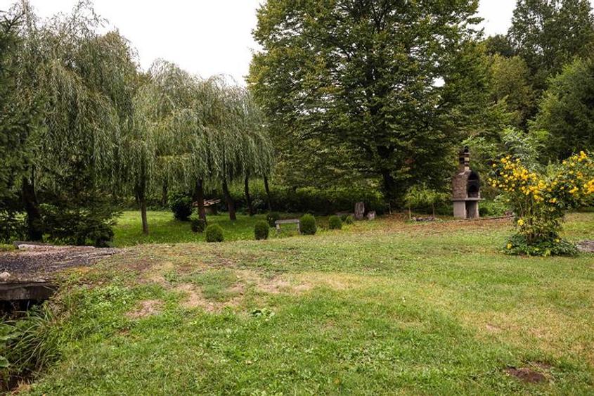 Refugiu montan,cu 2100 mp domeniu verde,arie ultra-liniara, potential extins, Vl - 18