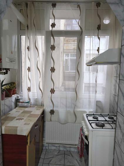 Inchiriez apartament 2 camere - 1