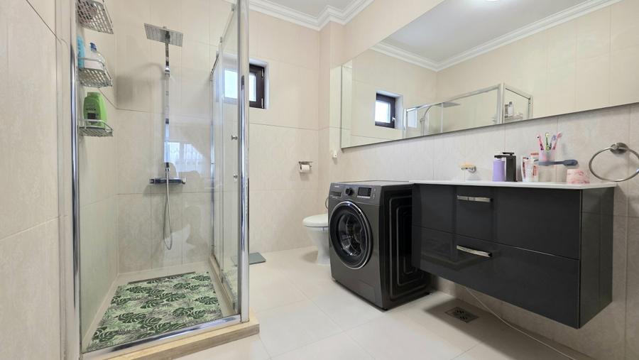 Casă individuală cu 5 camere cu Canalizare în Năvodari