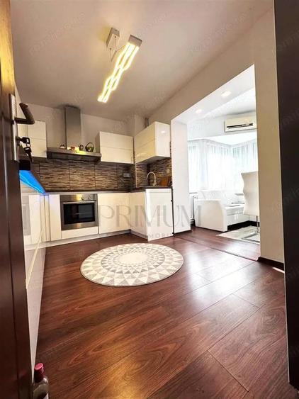 FABRIC - 5 CAM - DECOMANDAT - 2 NIVELE - PENTHOUSE - 2 BAI - ZONA ISTORICA - 5