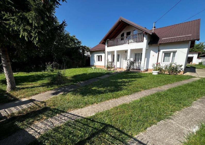 Casa 4 dormitoare / 2076 mp teren Roman, Neamt