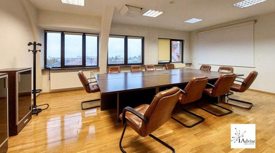 Cladire de Birouri de Vanzare-2000 mp - 1