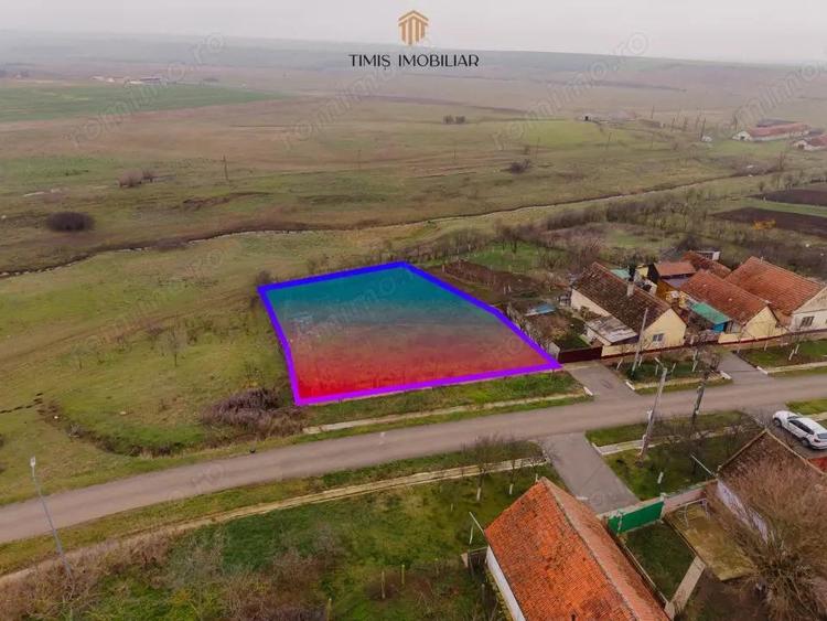 Teren Ianova 1200 mp, vatra satului | asfalt, utilitati | Comision 0% - 11