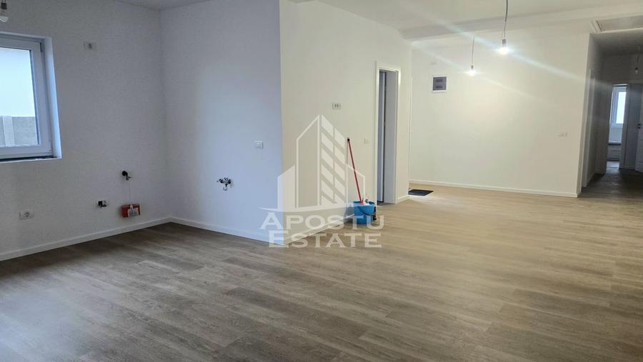 Jumatate de duplex pe parter cu 3 camere si 2 bai, Sag - 5