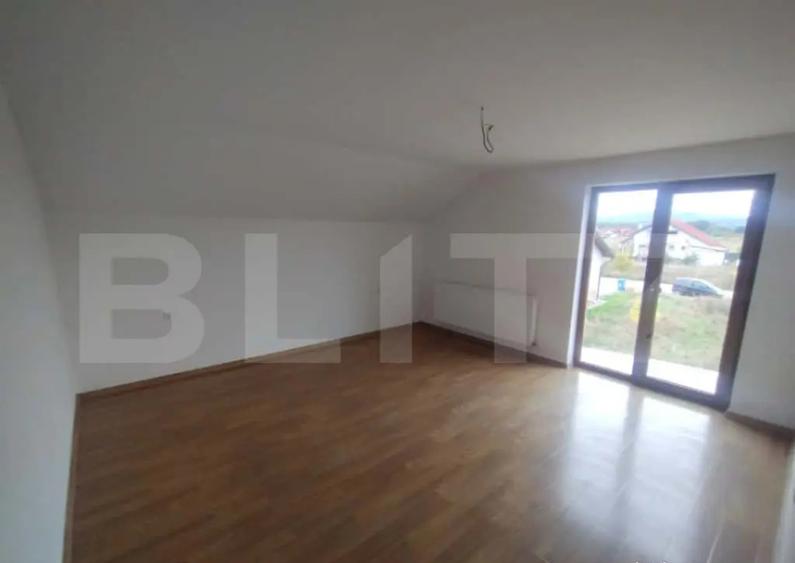 Casa de 140 mp, pe 2 nivele, 4 camere, oras Beclean - 1